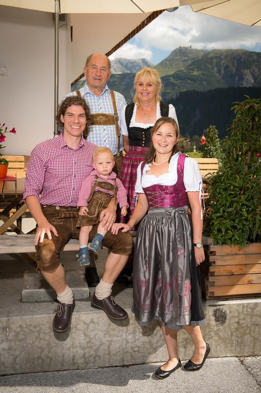 Gasthaus & Pension Alphorn Lech am Arlberg Exterior photo