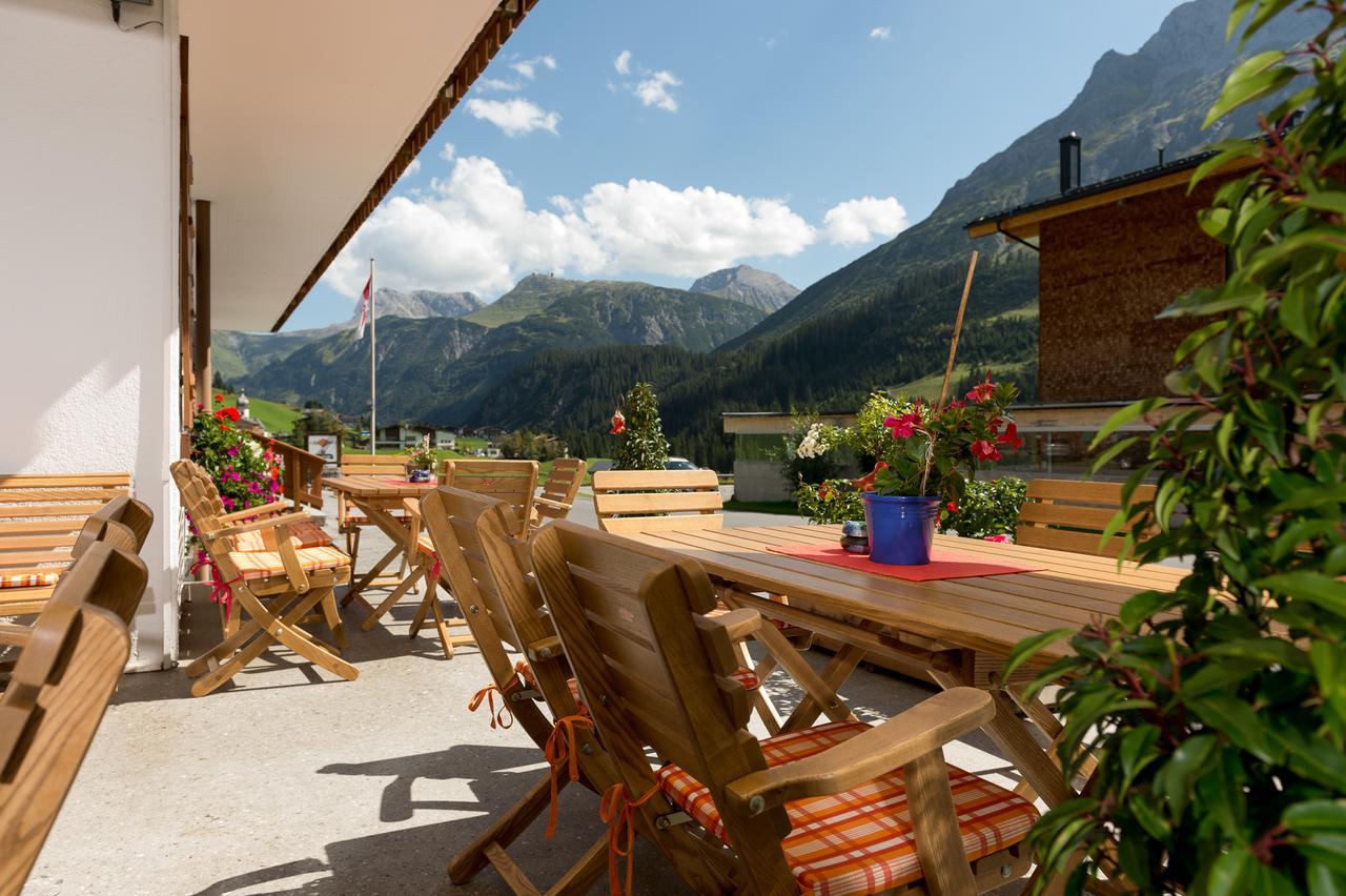 Gasthaus & Pension Alphorn Lech am Arlberg Exterior photo