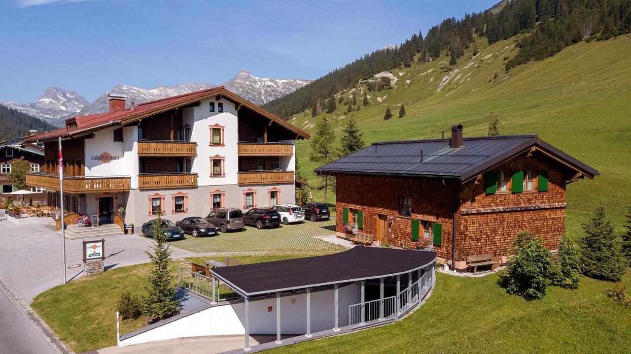 Gasthaus & Pension Alphorn Lech am Arlberg Exterior photo